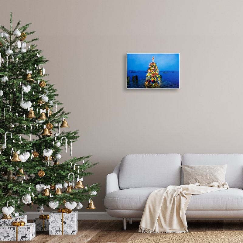 «Lit Bouys Christmas Tree» par Rick Berk, H 13 po x l 19 po