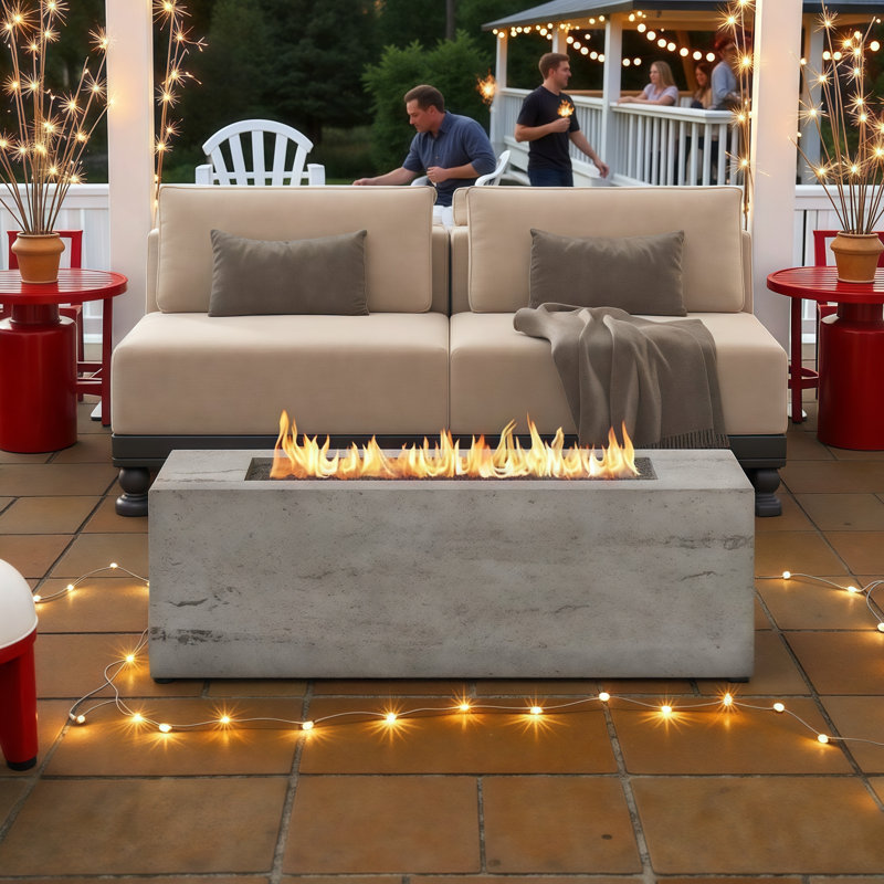 Foyer d'extérieur au propane rectangulaire 41,9 po avec couvercle imperméable et pierres de lave VESano Sleek, Gris