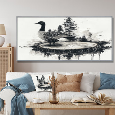 Oie monochrome par le lac en bois III - oie, art mural