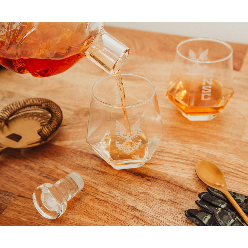 Halo Master Chief Helmet Glass Whiskey Decanter Set with Glasses