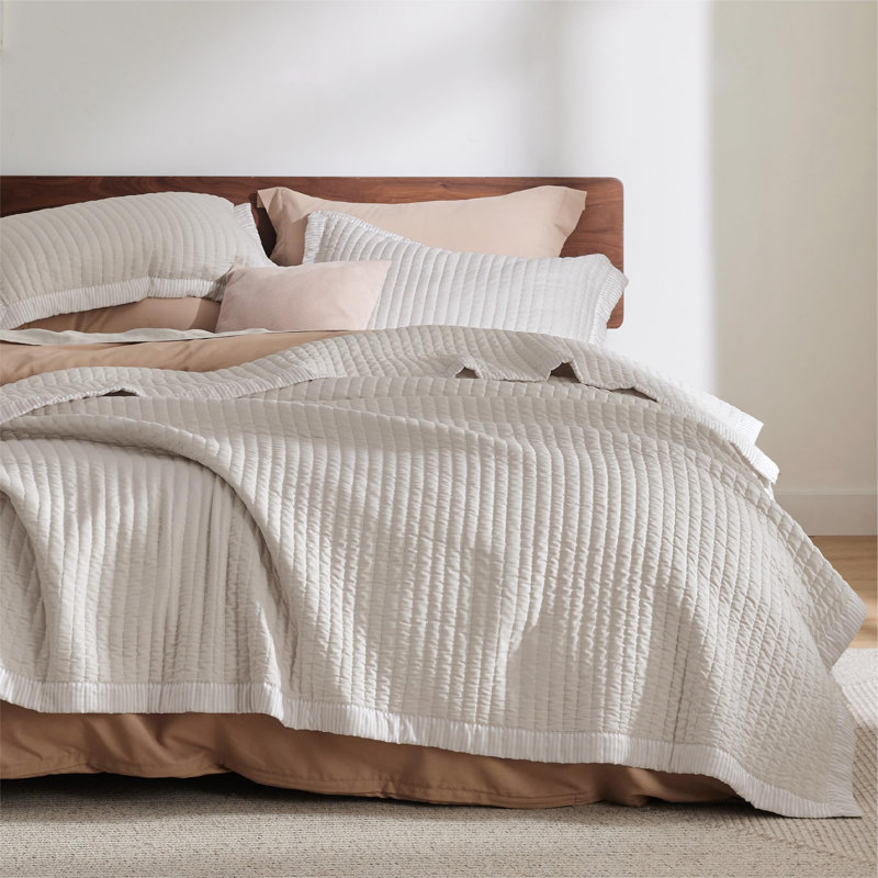 Bedsure Corduroy Pattern Quilt Set, King Quilt + 2 King Shams, Beige