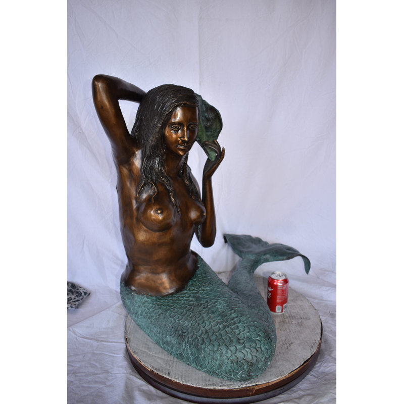 Fontaine de bronze Atkin sirène assise tenant une coquille de bronze, taille nue: 28 po x 25 po x H 28 po