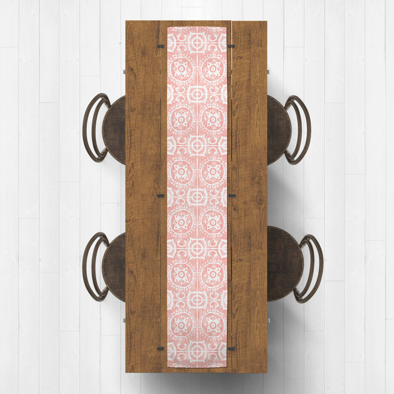 Chemin de table géométrique McKenna, L 72 po x l 16 po, Corail