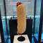 Statue de petit hot-dog sur base