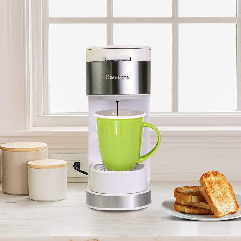 Cafetière à portion unique avec tasse de voyage en acier inoxydable Kenmore, blanc