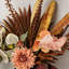 Ornements de fleurs simulées