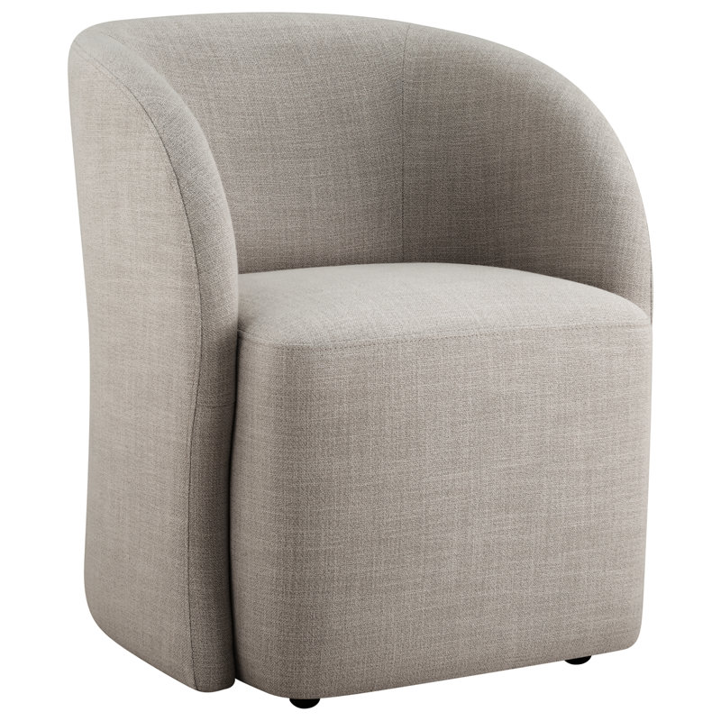 Chaise Frankie Caster, Lin performance Effie