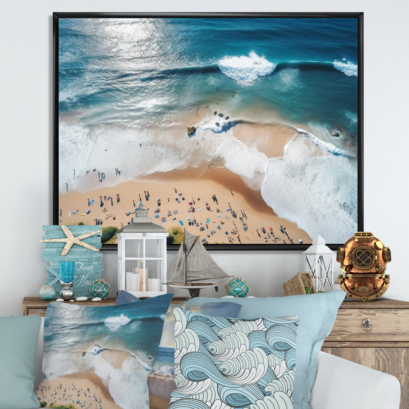 Bleu plage vue aérienne Majesty IV - plage et océan, art mural, H 34 po x l 44 po x P 1,5 po, Cadre flottant noir