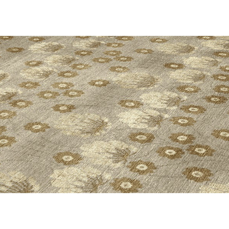 Floral Area Rug in Light Gray/Beige/Brown, Rectangle 6' x 9'