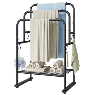 Porte-serviettes de 40 po de hauteur, porte-serviettes à 3 niveaux pour l'extérieur, porte-serviettes de piscine avec tablette et 4 crochets amovibles, porte-serviettes autoportants en métal pour salle de bain, noir mat