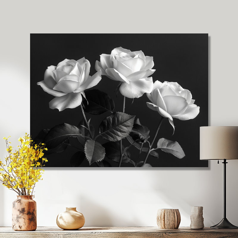 Monochromes roses noires et blanches Bloom III - Roses, art mural, H 34 po x l 44 po x P 1,5 po, Toile tendue