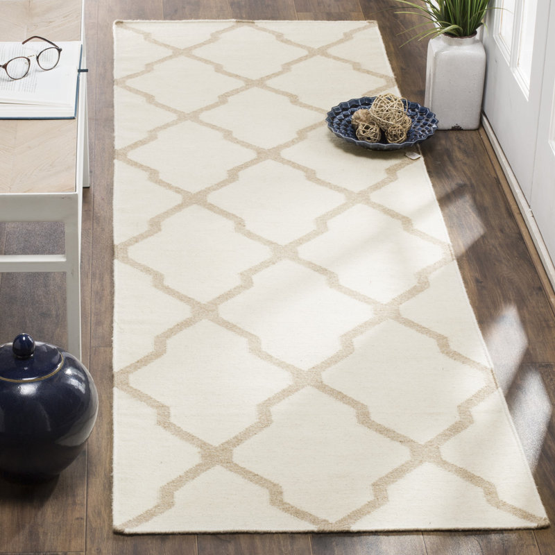 Tapis géométrique tissé à la main en laine / viscose / coton Rodgers, Tapis de couloir 2 pi 6 po x 8 pi