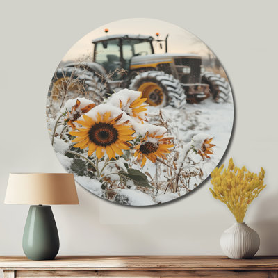 Tournesols et le tracteur enneigé II - Art mural traditionnel en métal jaune