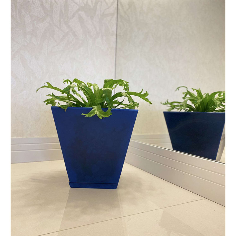 Pot à fleurs en résine Zurique, H 13,39 po x l 13,78 po x 13,78 po, Bleu