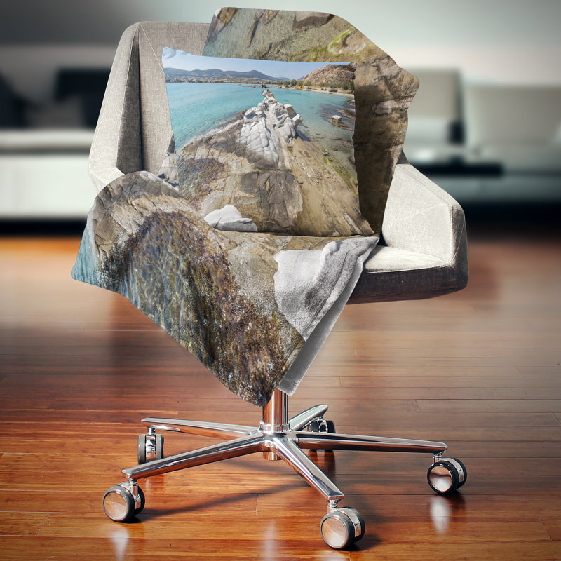 Coussin Clean Waters and Rock Formations, 16 po x 1 po, Coussin décoratif