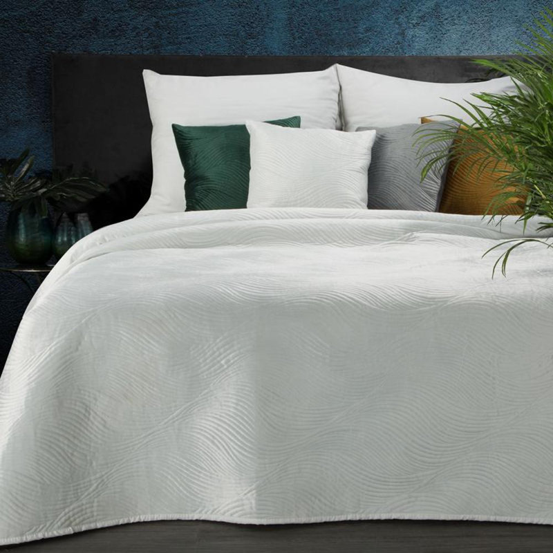 Carraton No Pattern Bedspread with Pillowcases