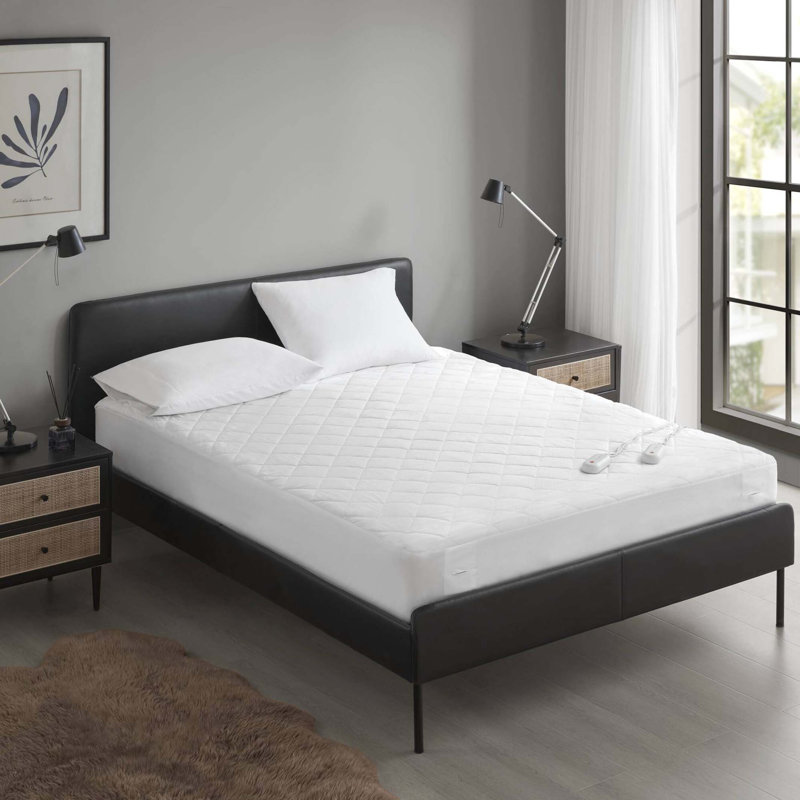 1 couvre-matelas chauffant blanc, Grand lit