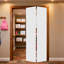 Porte pliante moderne à panneau plat double de 18 pouces (107 cm x 213 cm) en vinyle blanc à âme pleine avec ensemble de quincaillerie-136394331-136916982