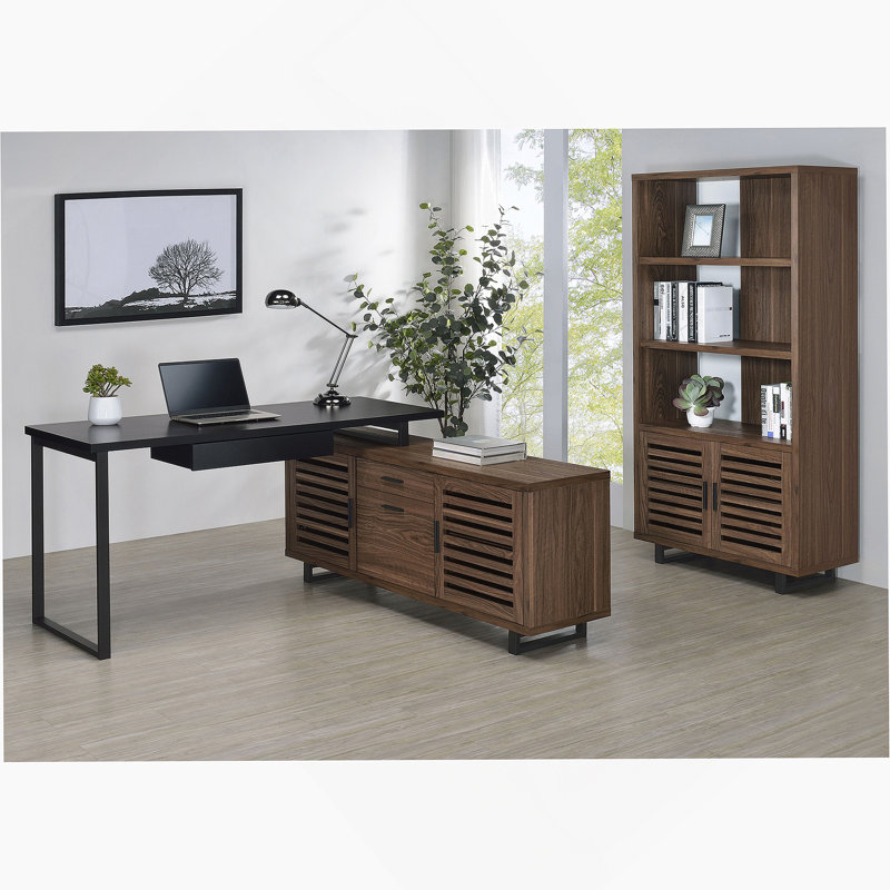 Bureau d'ordinateur en L