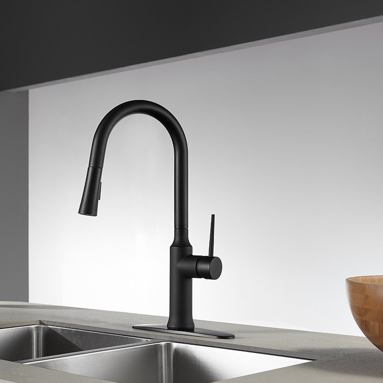 Kingston Brass New York Single-Handle Pull-Down Kitchen Faucet, Matte Black