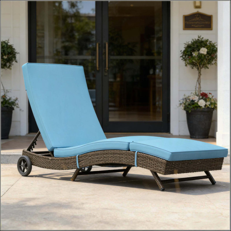 Wicker Chaise Lounge Chair