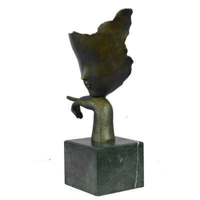 Sculpture abstraite féminine