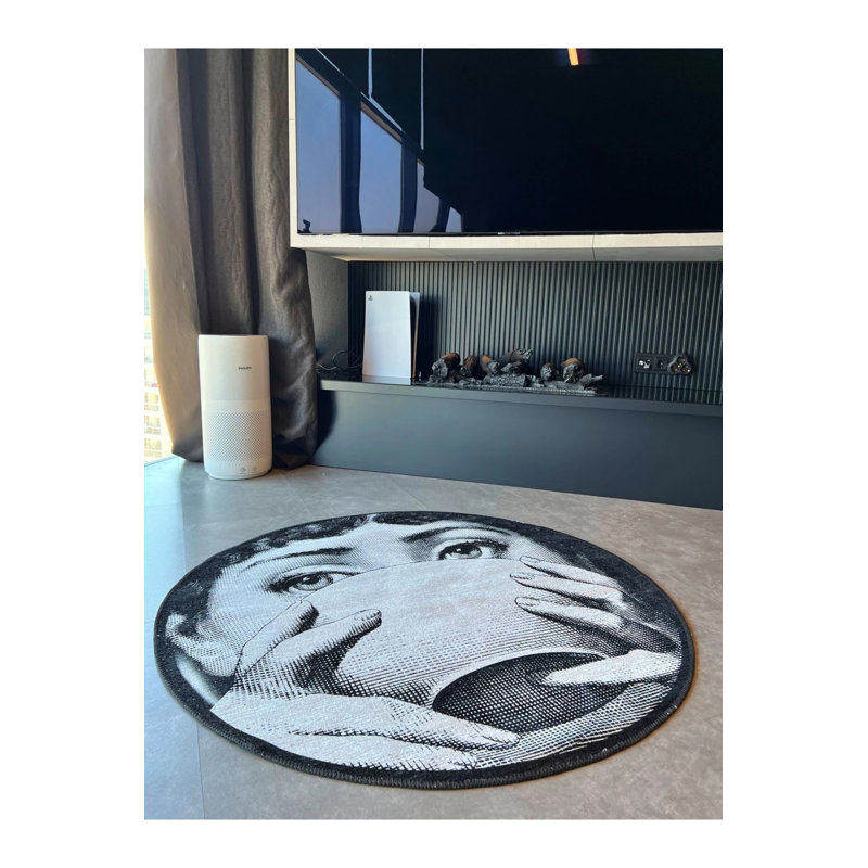 Face And Cup Themed Black And White Carpet, Round 5'
