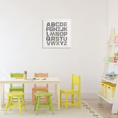 Toile alphabet détaillée avec fleurs, design par Jennifer Stith
