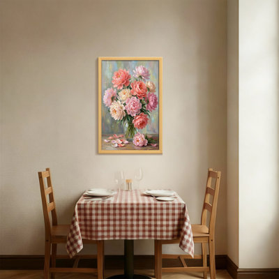 Plants & Flowers Peonies In Vase With Petals On Table