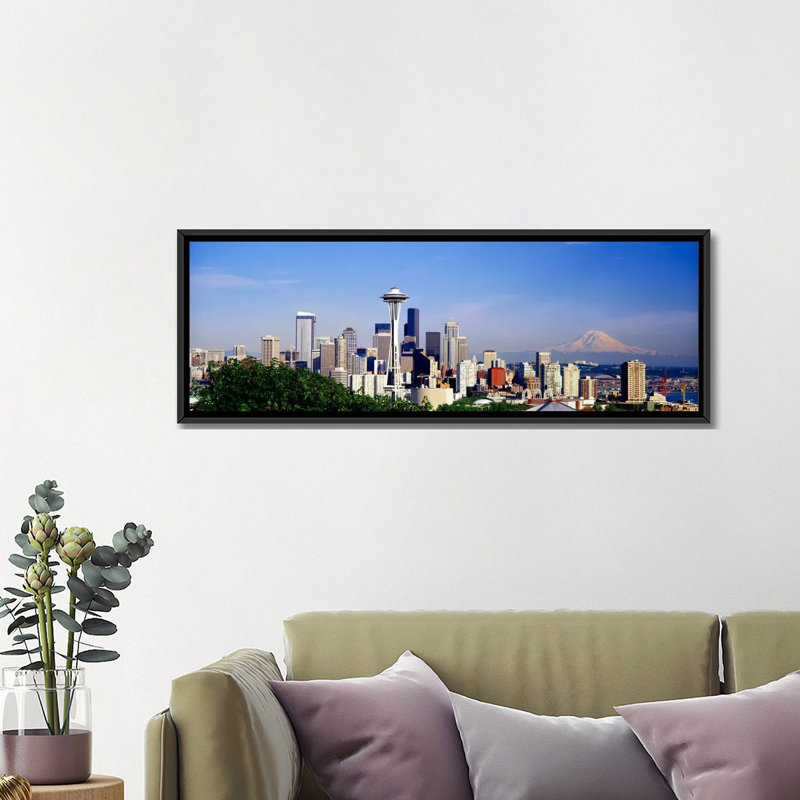 «Mt Rainier, Space Needle, Seattle, Washington State», reproduction de photo sur toile, H 12 po x l 36 po x P 1,5 po