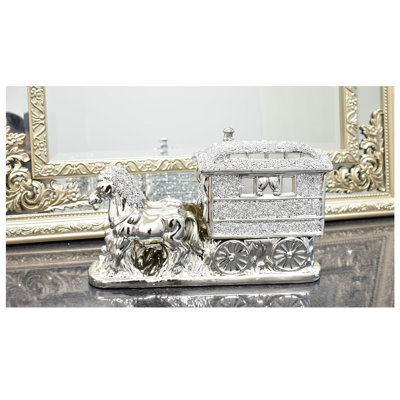 Figurines & Sculptures