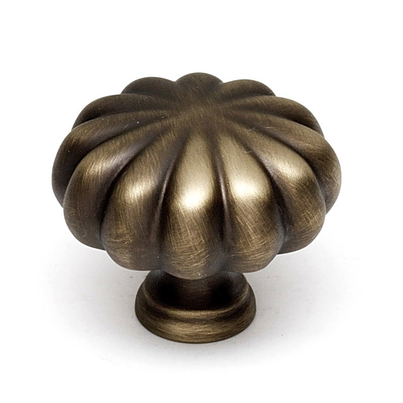 Round Knob, 1.25" H x 1.5" W x 0.5" D, Antique English Matte