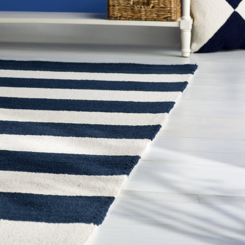 Tapis bleu / blanc Newport News, 7 pi 6 po x 9 pi 6 po