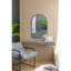 Miroir arqué en métal noir, un excellent ajout au miroir de la chambre à coucher