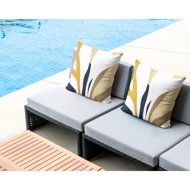 Jeté carré en polyester / mélange de polyester intérieur / extérieur, L 15 po x H 15 po, Jaune / bleu marine / beige