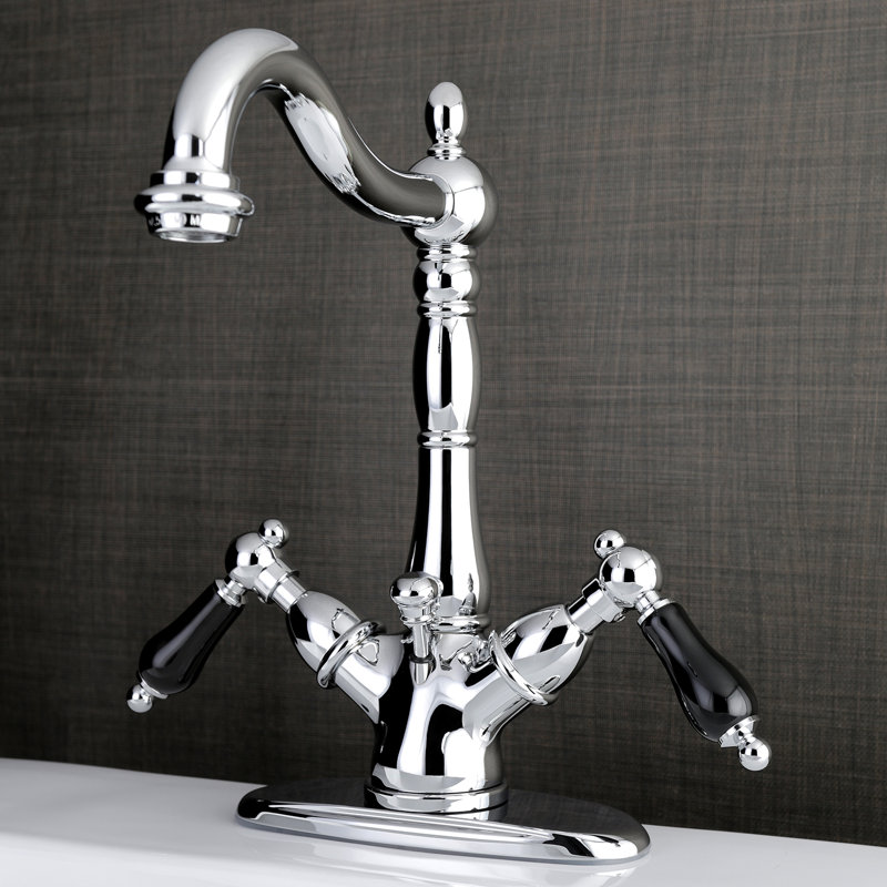 Robinet de salle de bain à fixation sur comptoir à deux poignées à un ou trois trous Kingston, Chrome