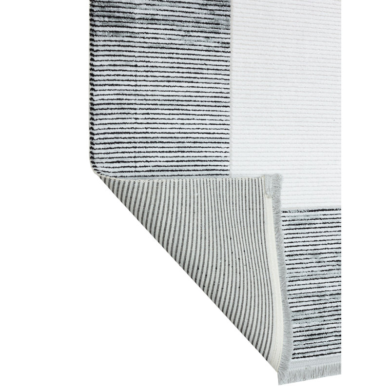 Rasean Machine Made Indoor / Outdoor Area Rug, Rectangle 2'7" x 4'11"