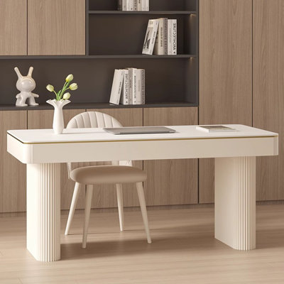 Bureau de style crème moderne et luxueux