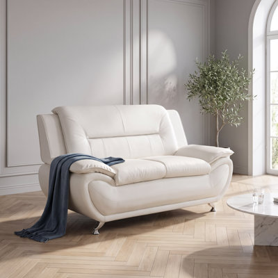 Canapé moderne 2 places en cuir blanc de 155 cm (61 pouces), structure en bois massif, mousse à mémoire de forme haute densité, dossier inclinable de 110° à 115°.