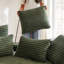Canapé rembourré moderne, canapé semi-circulaire avec cinq coussins décoratifs pour la chambre à coucher, le salon-134063500