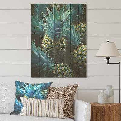 Ananas bleus photo II - ananas sur bois