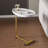 Table d'appoint en forme de C-906405493