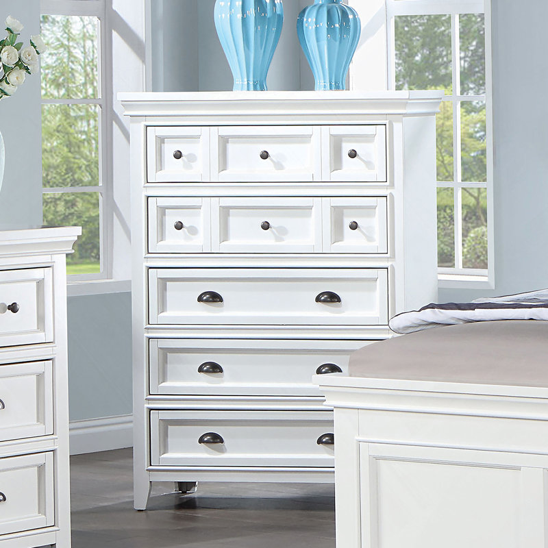 Commode de style transitionnel 1Pc Commode 5 tiroirs à finition blanche avec poignées rondes et glissières à roulement à billes