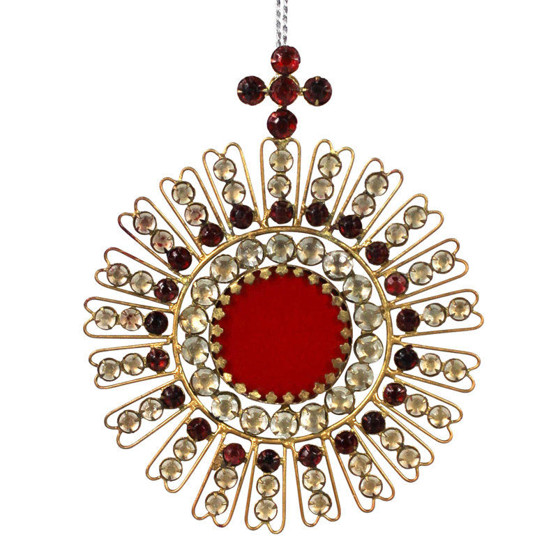Médaillon orné de bijoux