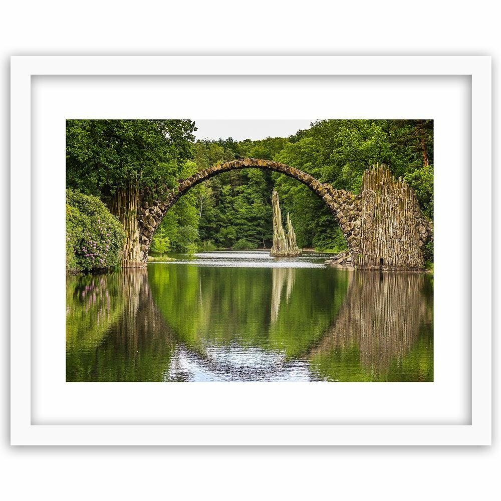 Gerahmter Fotodruck Bogenbrücke über dem See