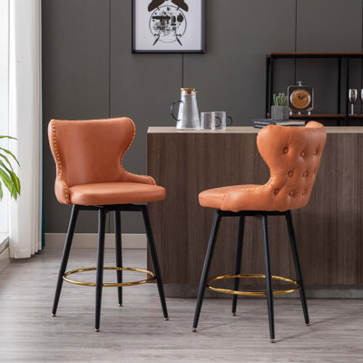 Ensemble de 2 tabourets de bar rotatifs à hauteur de comptoir en tissu Leathaire de 25 po de hauteur pour comptoir, tabourets de bar capitonnés à garniture cloutée dorée avec pieds en métal, ensemble de 2