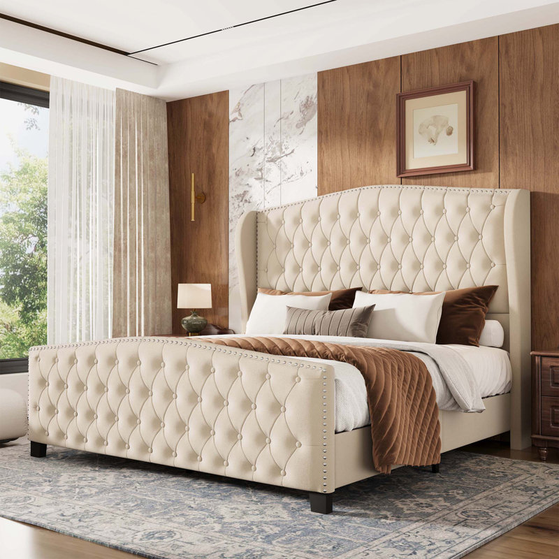 Grand lit rembourré avec tête de lit à oreilles, lit plateforme en velours avec pied de lit capitonné, beige, Beige