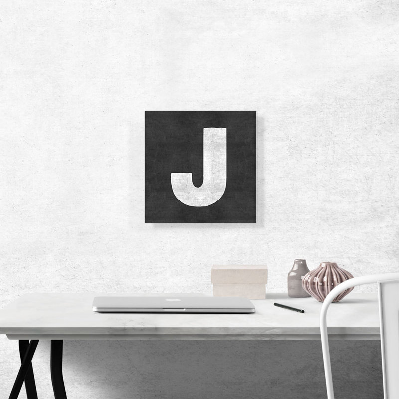 Tableau noir, lettre J - impression sur toile tendue, H 12 po x l 12 po x P 0,75 po