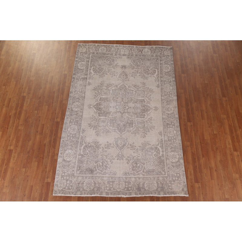 Tapis traditionnel en laine vieilli 6 x 10