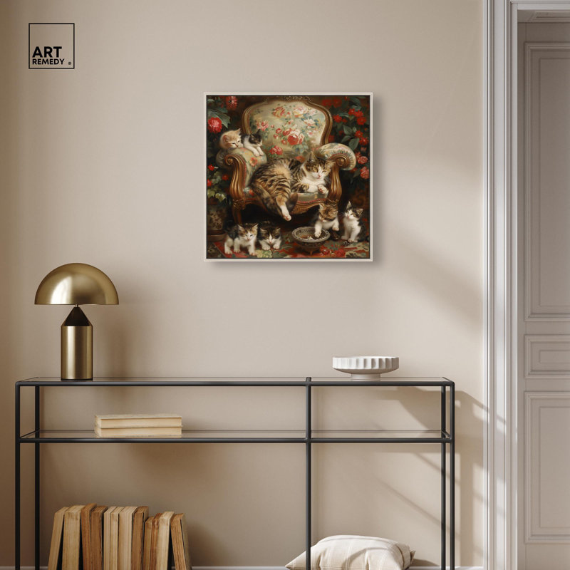 «Lounging Cats» par Art Remedy, H 21 po x l 21 po, Cadre flottant, Doré